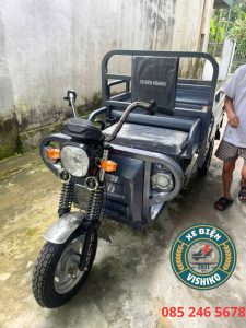Xe điện 3 bánh chở hàng màu ghi xám tải trọng 700kg